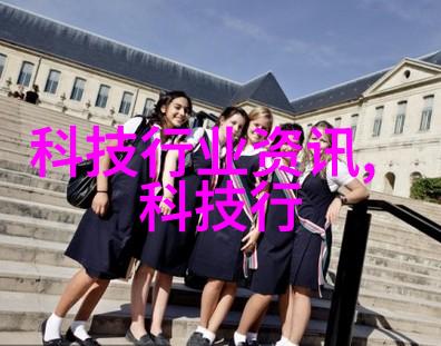 客厅整体视觉平衡感如何在简约装修中实现