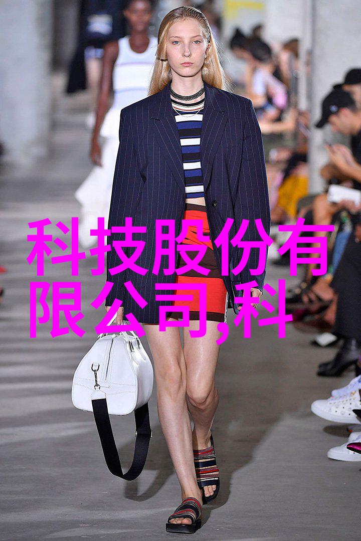 客厅装修效果图欣赏看看我是怎么把客厅打造成超棒的休闲角落