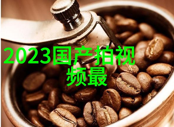 如何利用反射墙面或镜子增大看起来更大的感觉于小型睡眠区域中