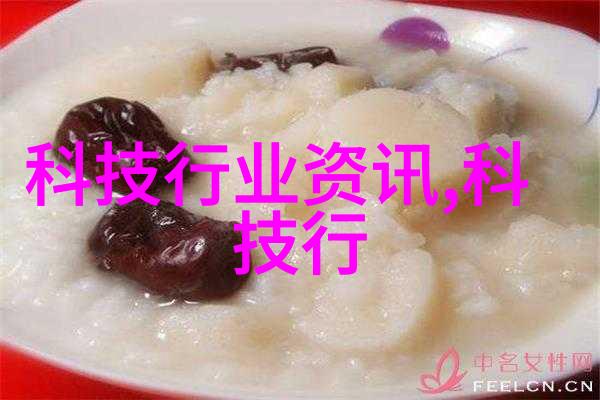 客厅简单大气装修风格-轻奢雅致如何在客厅中实现简单大气的装修艺术